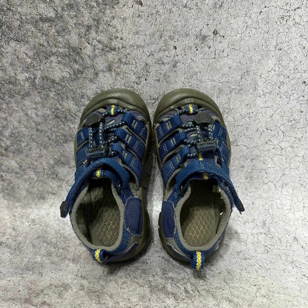 KEEN Newport H2 Sandals Kids Size 9 Blue Water Shoes Closed Toe Washable Hiking